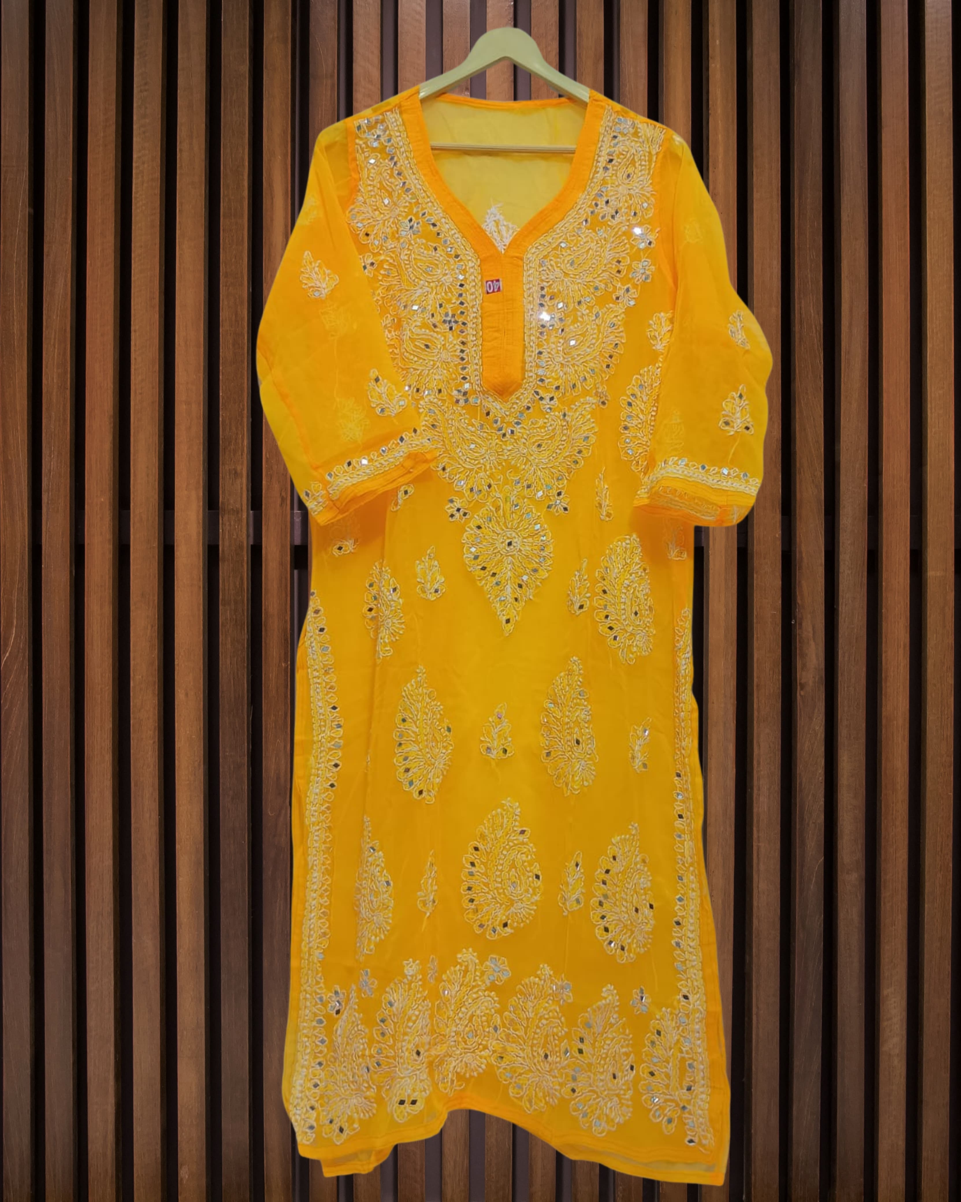 Pairahan Gulzar Kurti Lucknowi Chikankari view 12