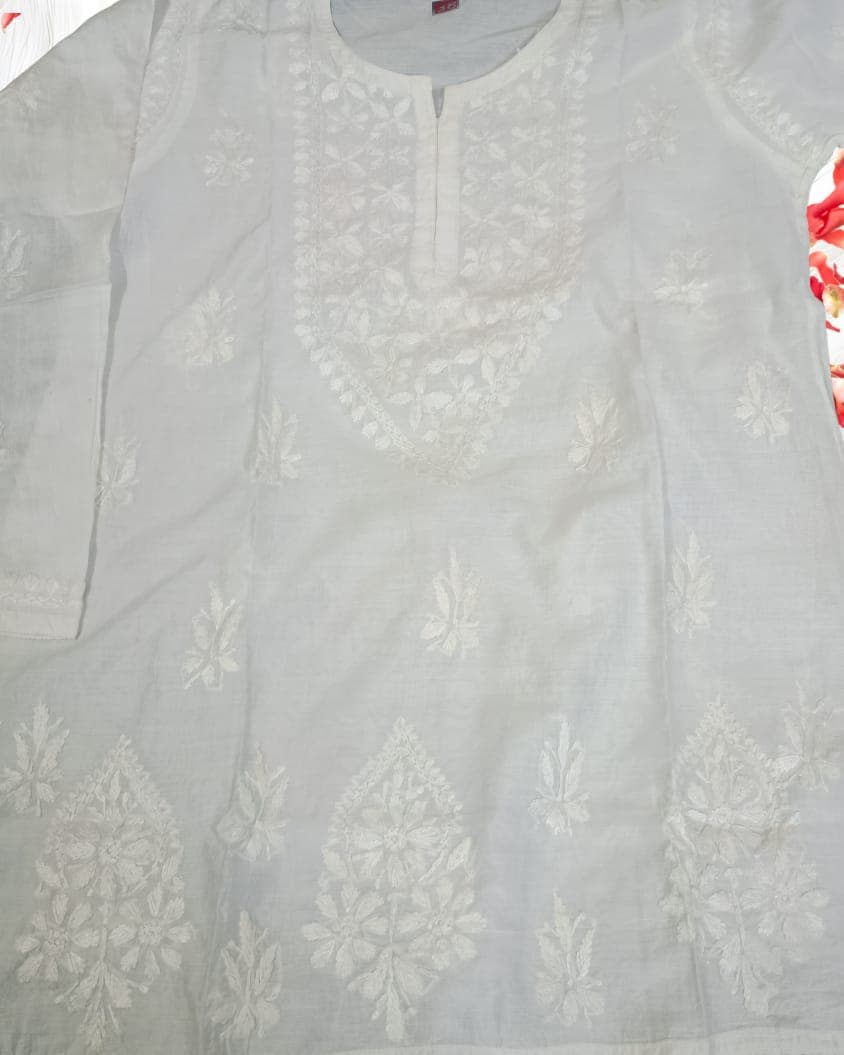 Pairahan Chikan – White Lucknowi Chikankari Short Top Lucknowi Chikankari view 3
