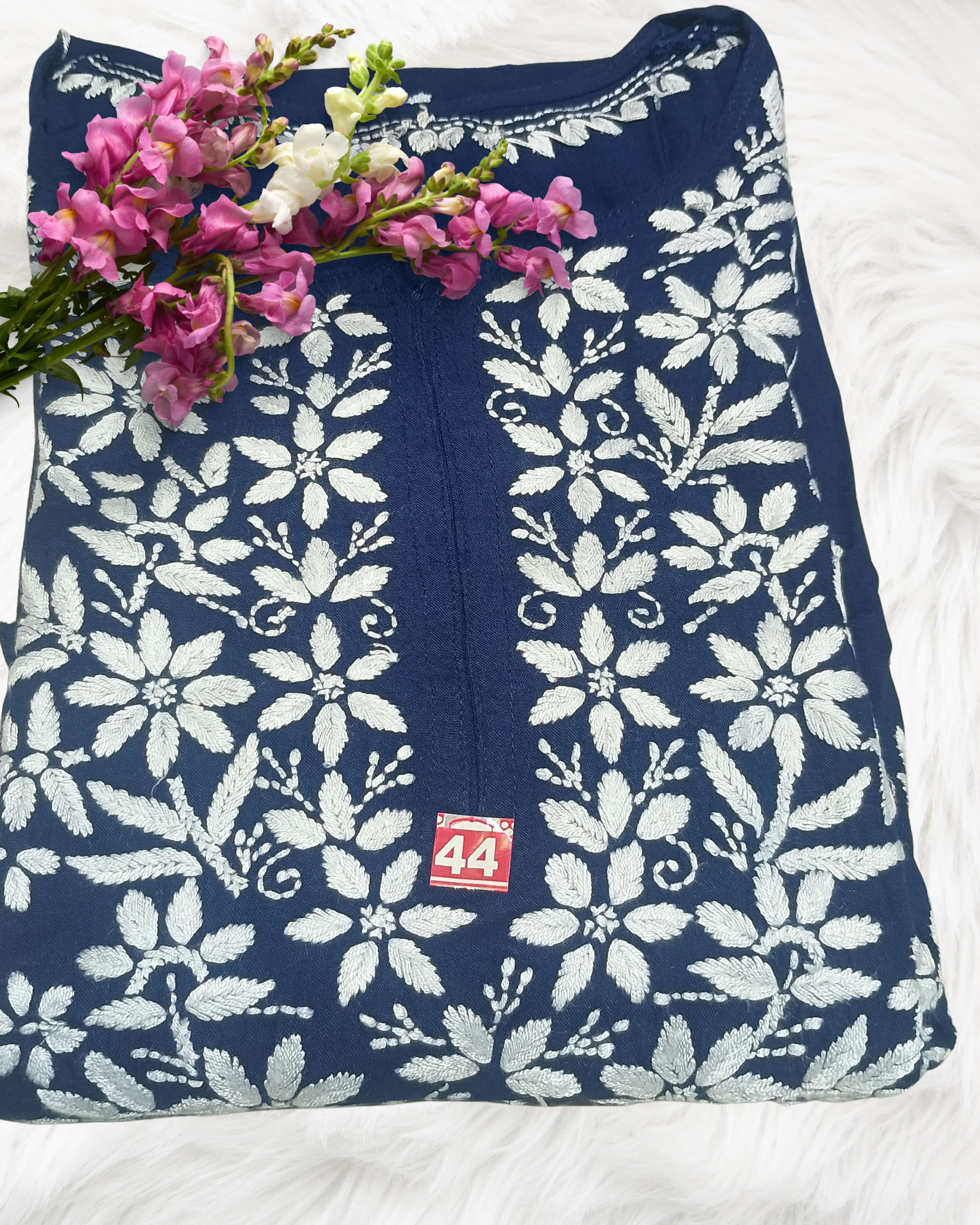 Lucknowi Handwork Chikankari Kurti – White Thread Lucknowi Chikankari view 5